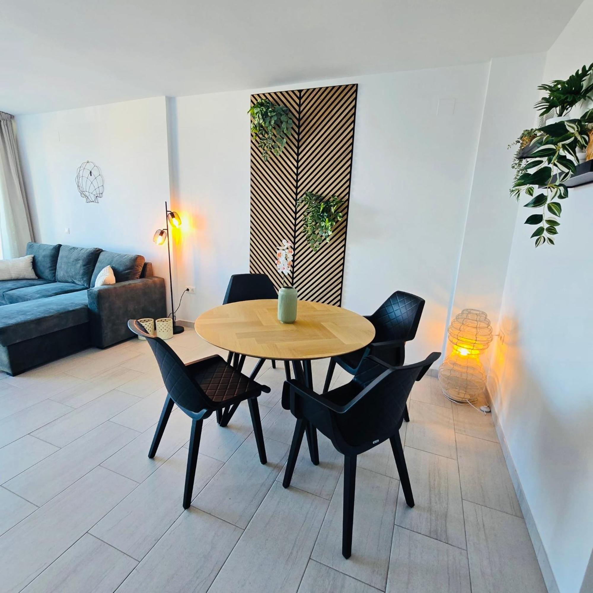 Center Walking Distance And Plaza De Naranjos Apartamento Marbella